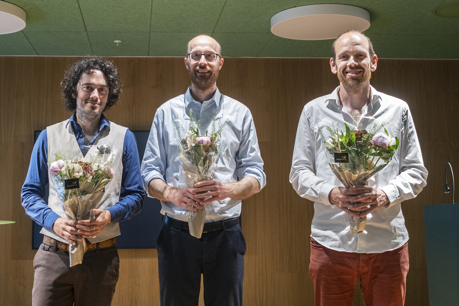 Martin Fernø, Jan Martin Nordbotten og Atle Rotevatn fikk formidlingsprisen 2022 for sitt arbeid med utstillingen «Vårporøse verden»